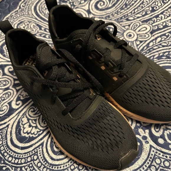 Reebok Flash Film Woman’s Size 7 Sneaker never been worn - Picture 3 of 13